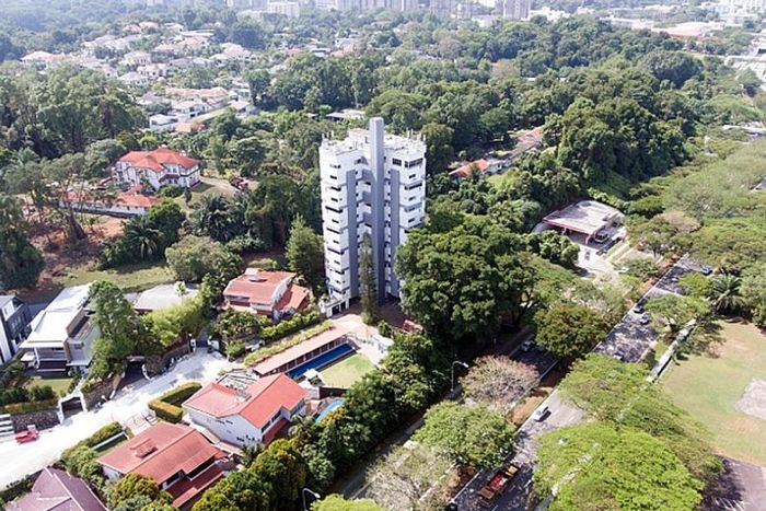 Margate Point, Holland Tower put up for en bloc sale